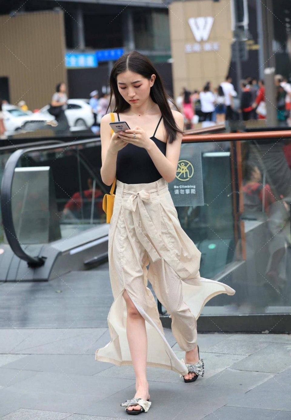 女孩|我现在才发现，微胖的女孩好有魅力啊，好想请她一起去吃海底捞