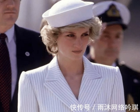戴安娜|英女王有5千顶帽子，戴安娜帽子戴得最美艳，俩姐妹帽子有点尴尬