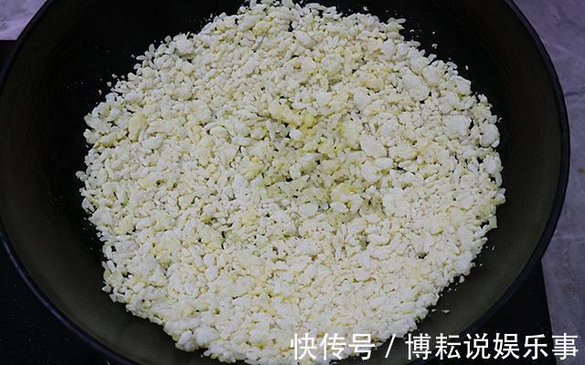 锅巴|剩饭用铁锅烙一下,做成锅巴,瞬间变成香饽饽,金黄香又脆