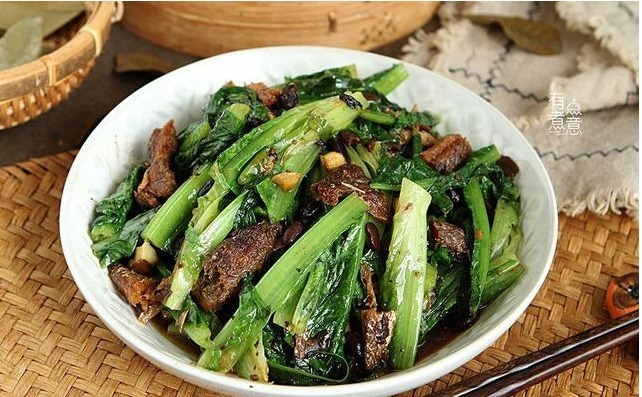 夏天家人最馋的菜,炒一炒就能上桌,开胃又下饭,三天不吃馋得慌