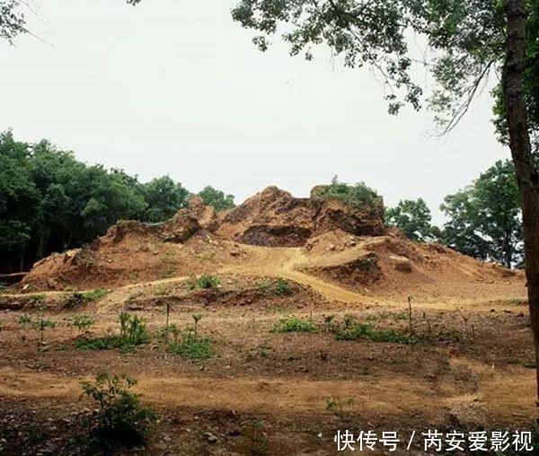 寻找白娘子，雷峰塔地宫发掘现场实拍照