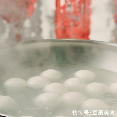 碧根果|来一碗糯叽叽、甜蜜蜜的芝麻汤圆吧