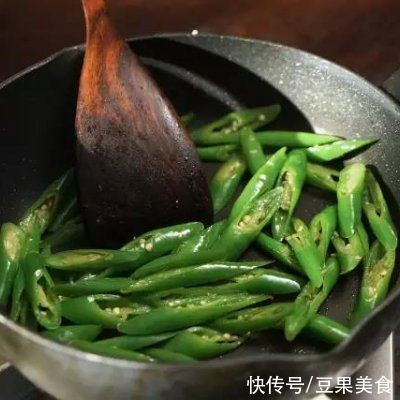 农家|据说这个时候吃农家小炒肉，是最好的