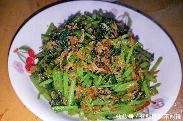 天冷了,常吃它,有润肺止咳功效,我家一周吃四次