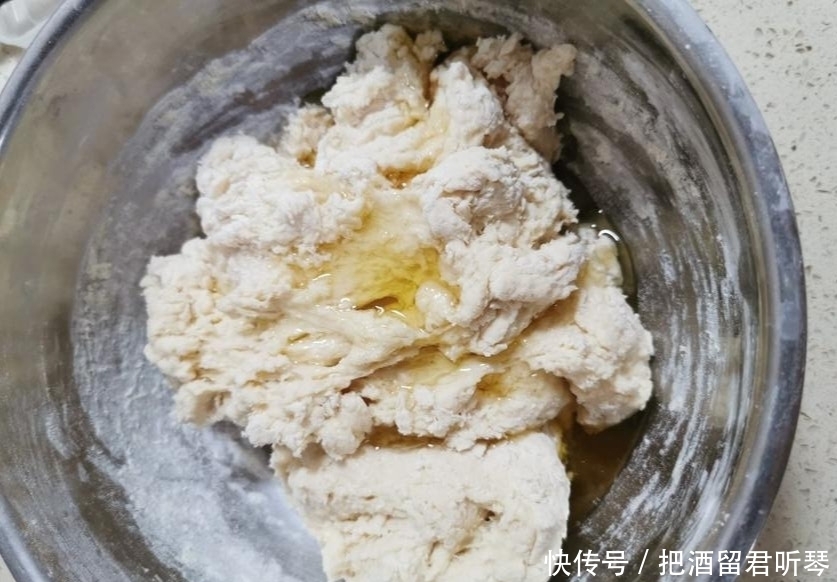 制作|早餐店油条的商用配方,外酥里嫩,手把手教你制作,用料精确到克