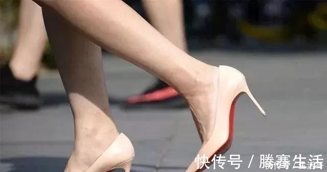 紧身裤|优雅的细跟鞋搭配,让你变得更加自信,会让您有时尚走秀的感觉!