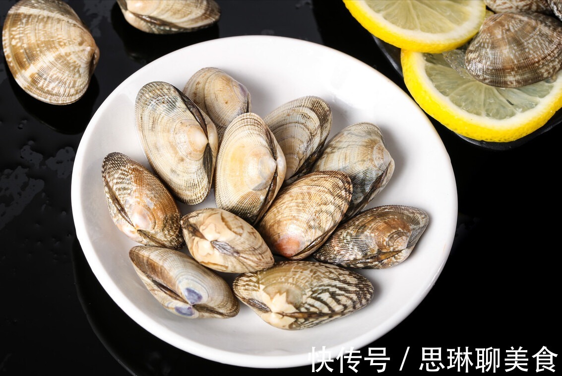 丝瓜汤|做丝瓜汤，切记不要直接下锅，掌握这1步，汤鲜味美，颜色不变黑
