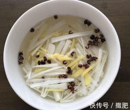 炸肉丸怎么做才外酥里嫩？牢记“2放2不放”，肉丸炸好又酥又香