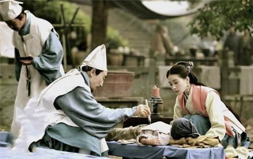 止血$古代一敷就能止血的“金疮药”,为何突然消失了?看原材料就懂了