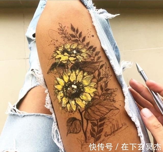 兰达·哈达丁|性感女画家在大腿上作画,引无数宅男疯狂膜拜