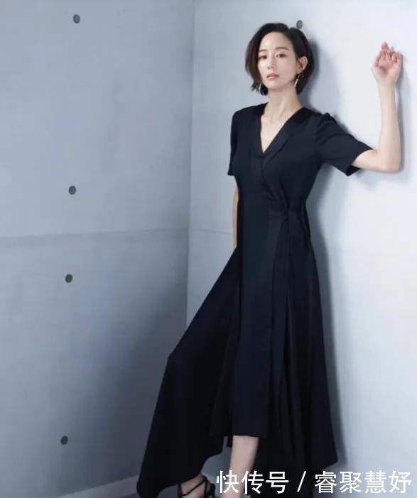 女人|齐眉短发搭配黑色长裙,张钧甯小蛮腰太吸睛,这是四十岁的女人?
