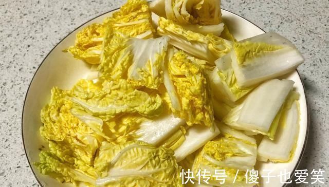 止咳|咳嗽最怕吃这菜,3块钱2斤,简单一炒,润肺止咳,家人常吃不咳嗽