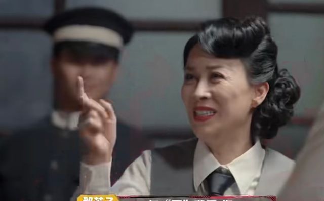 杨紫|那英与小25岁杨紫同框,自曝录节目入戏太深,还给杨紫道歉