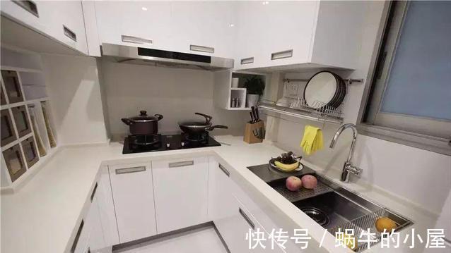 居住|7口人挤43平小窝，老人睡客厅，爆改变9房，网友：卫生间头次见