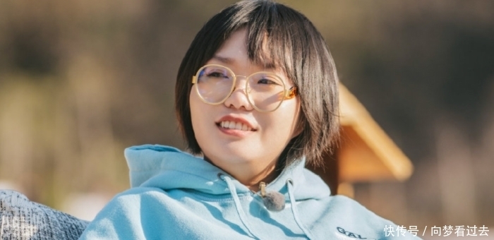 舒淇|《五十公里桃花坞》发布会,郭麒麟拒绝打伞,因为工作人员也没打