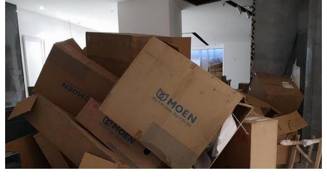废品|快递行业收入增至千亿后，废品回收行业进入暴利时代？