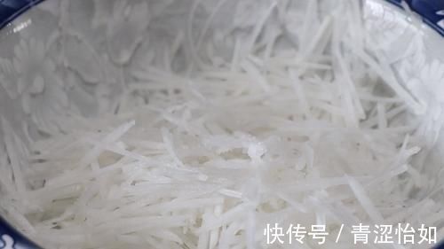 想吃这种肉酥饼不用买,方法跟比例告诉你,新手也能一次成功