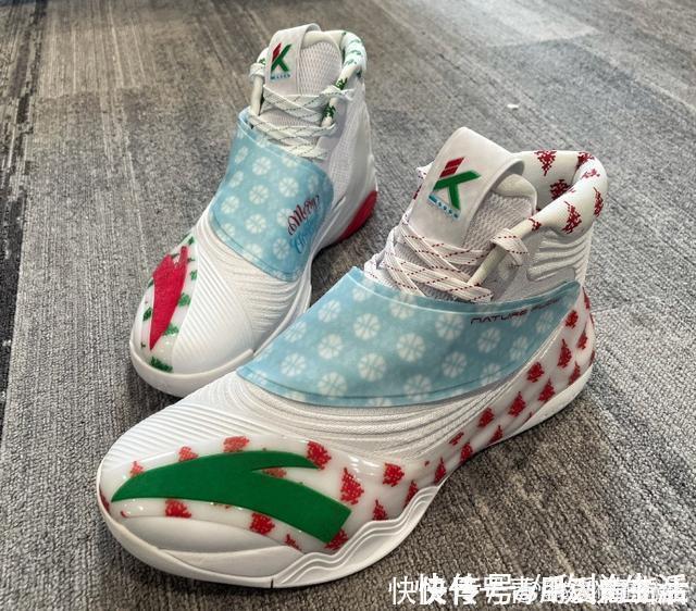 安踏|安踏联名“范思哲”!颜值满分,国外明星上脚,老外也爱进口鞋