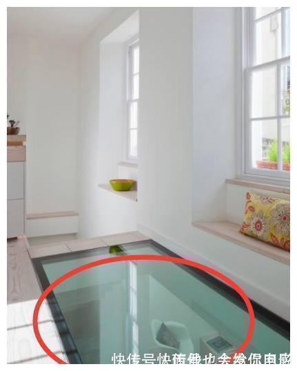 玻璃|不用铺木地板,在屋里装玻璃地板,好看还整洁,真方便