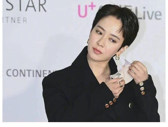 宋智孝造型繼續(xù)挨批，《RM》成員狂贊好看，疑幫忙解圍