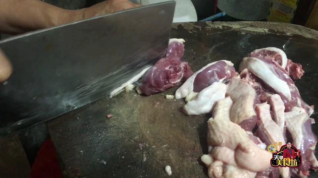 啤酒鸭的新吃法,食材简单做法简单,新手也能做,上桌瞬间被扫光