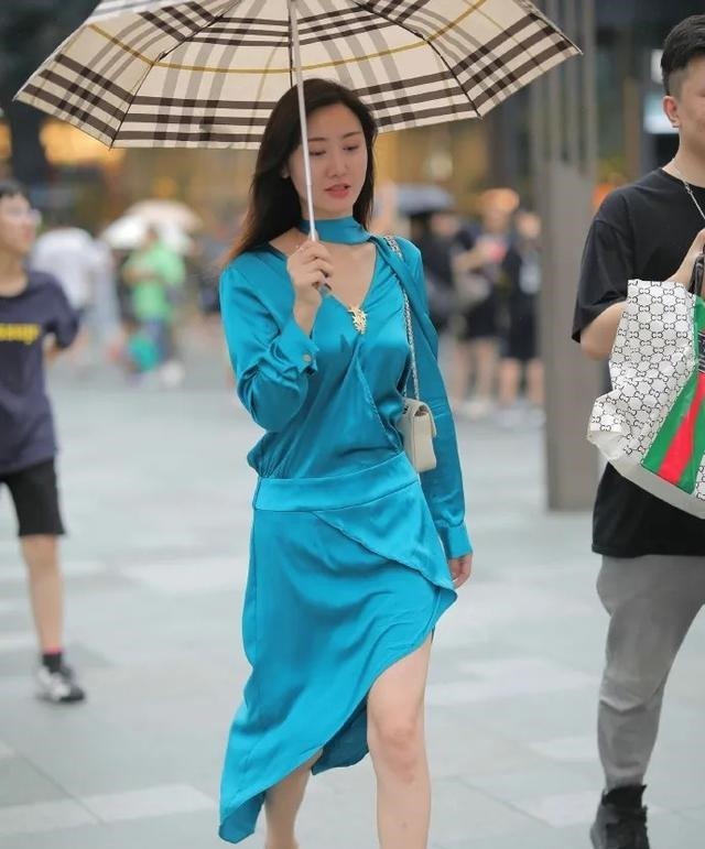 高跟鞋 时髦养眼的穿搭风格,展现优雅又清新的气息,蕴藏别样魅力!