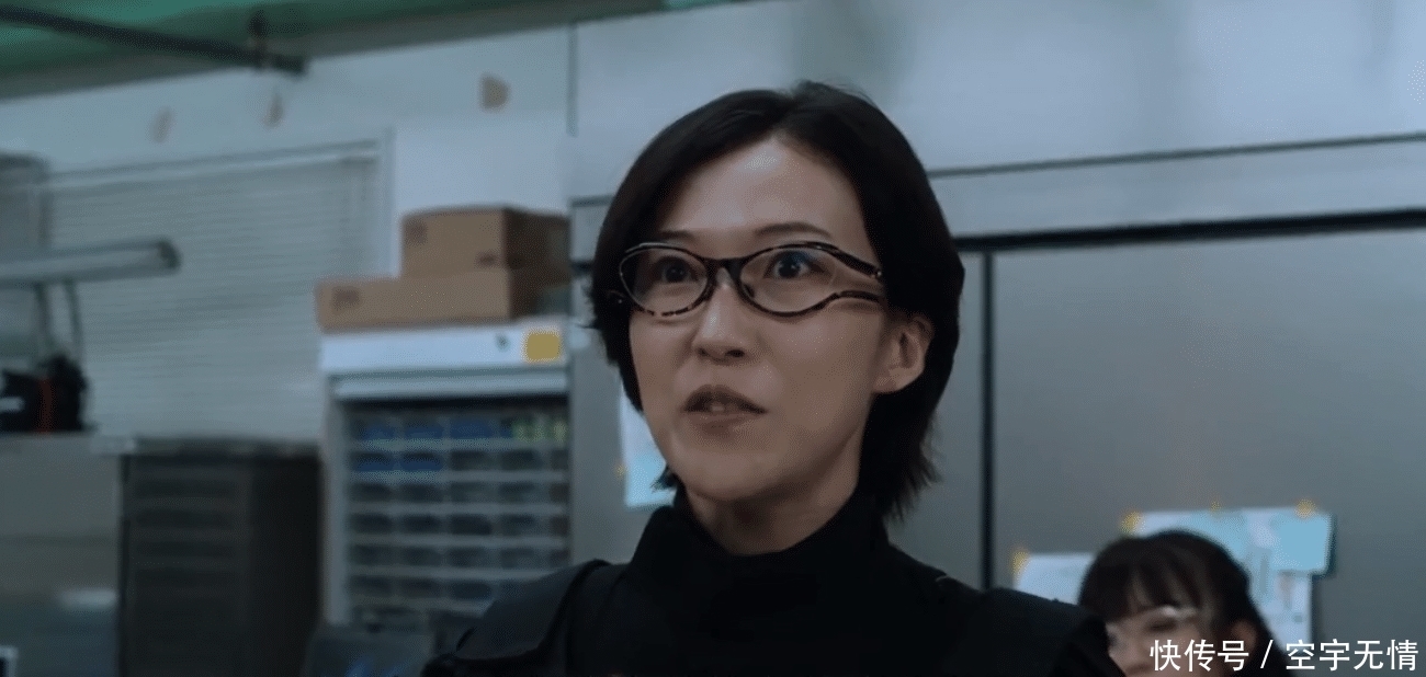 解散|泽塔奥特曼:防卫队借口军械库解散,想要得到奥特曼的光线数据