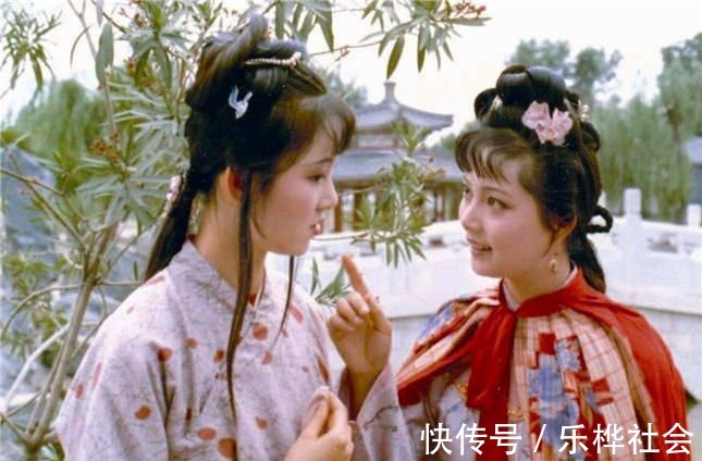 红楼梦$红楼梦:凤姐“指桑骂槐”,直接把宝钗骂得心跳加速、热血上涌