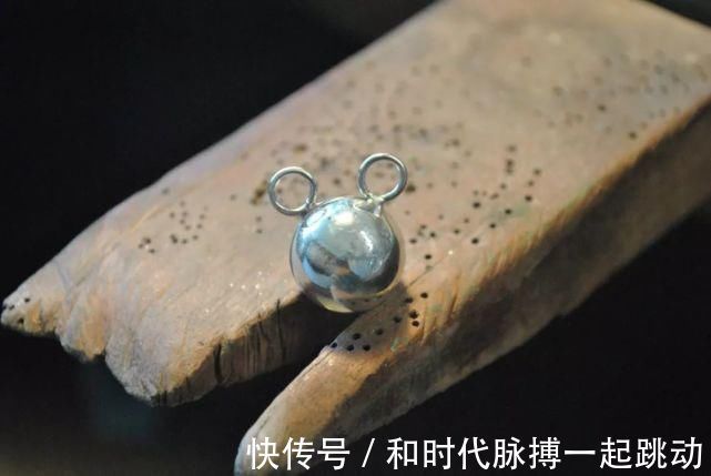 机关|这件暗藏机关的项链,又变手链的可拆搭扣