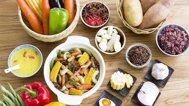 一日三餐|六十岁、七十岁、八十岁以上的老人该如何养生,你知道吗