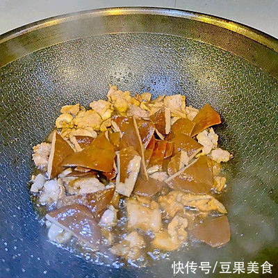 #东古家味美食#白菜帮炒肉