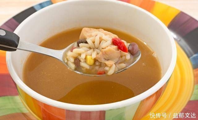 鸡汤|三个孩子的妈妈孩子两岁前，不要碰两种汤，否则会伤脾胃