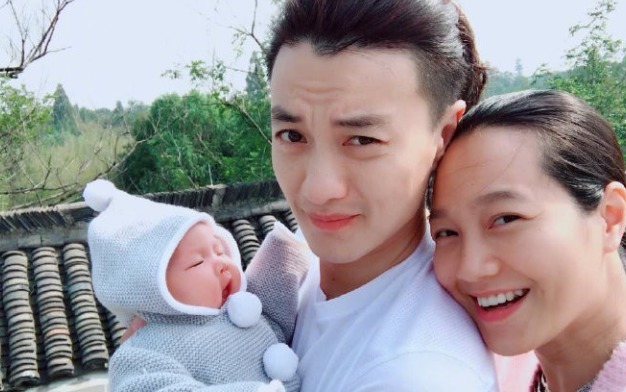 周一围|朱丹挺着大肚子仍在直播卖货?婚姻令人堪忧,网友:周一围去哪了