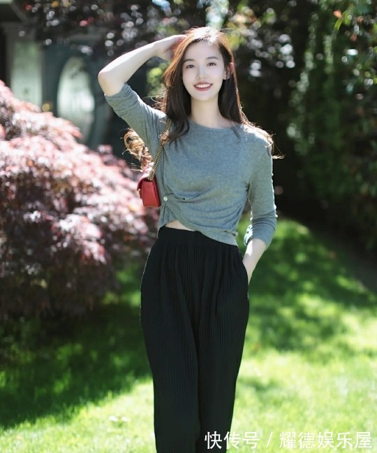 搭配|还在为穿搭烦恼？这些必备的衣服是首要的选择，百搭不易出错