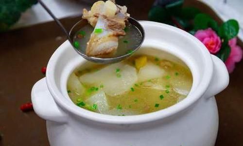 不管是炖肉还是炖排骨，牢记“3不放”妙招，肉香汤鲜没腥味