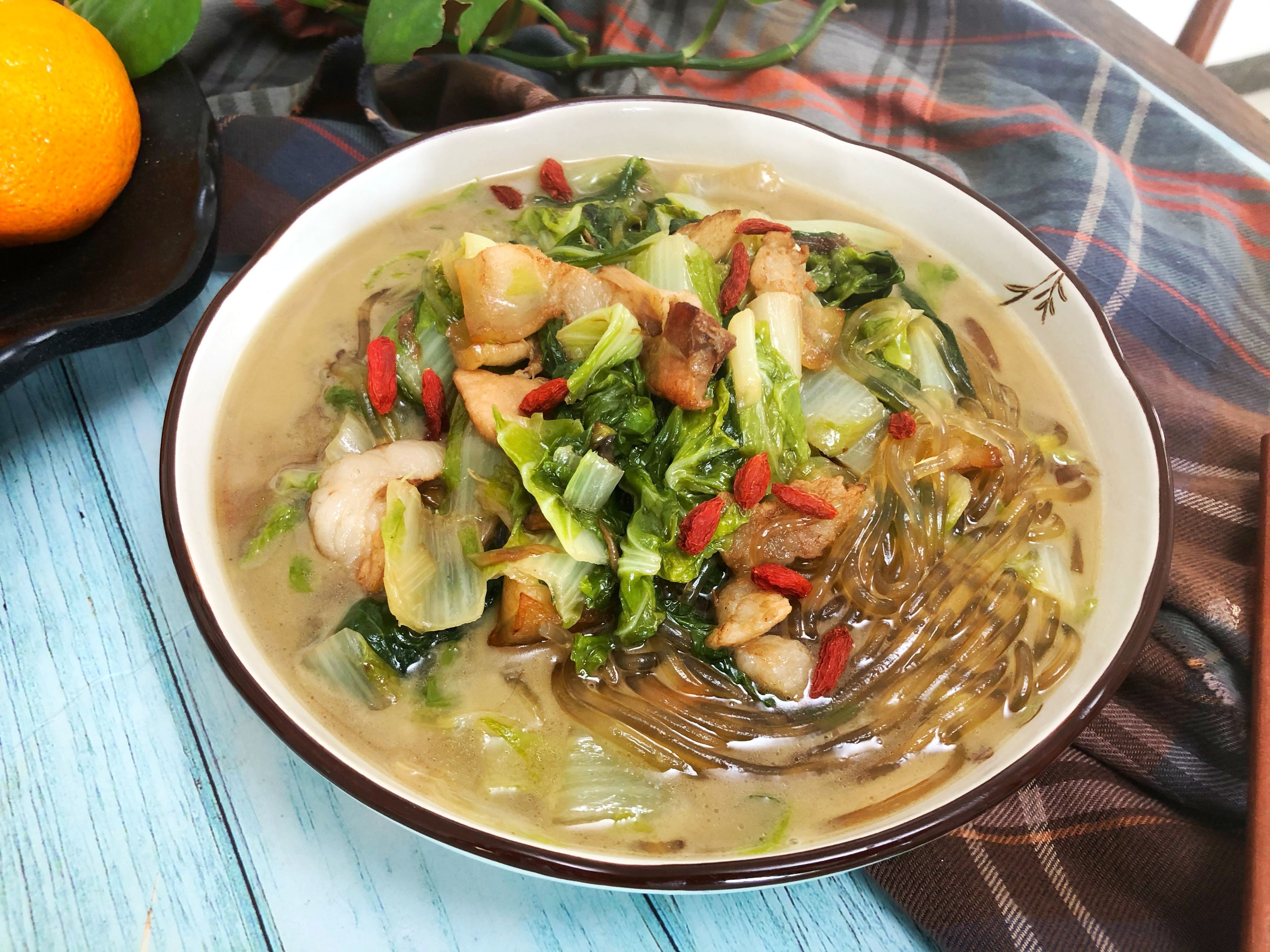 我妈|大白菜最经典的吃法，20分钟炖1锅，1人1碗，吃着太过瘾了！