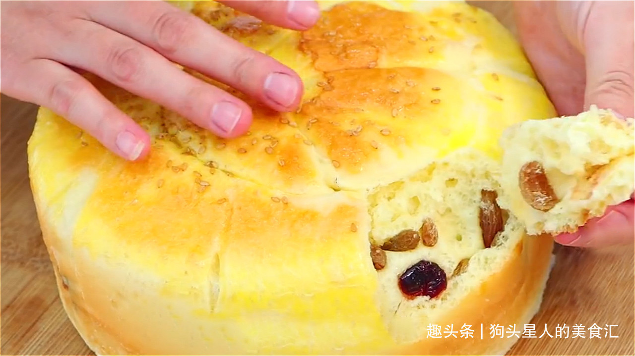 4个鸡蛋一碗面，教你不用烤箱蒸蛋糕，香甜又松软，做法简单易学