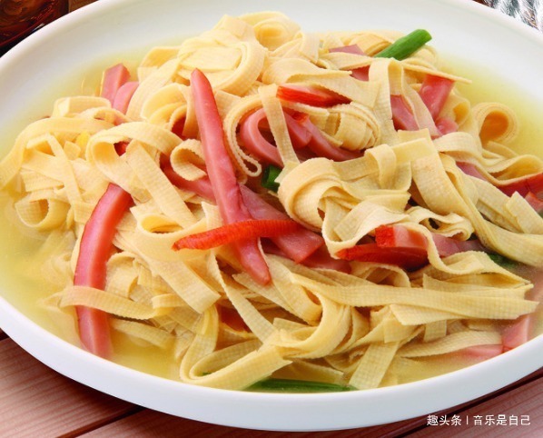 莼菜|女人不想早衰,建议吃4种食物,养肌护肤,美颜抗衰,能祛皱润肤