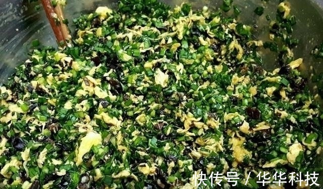 不和面不揉面,外酥里嫩,皮薄馅大香味浓郁,早餐吃比油条包子好