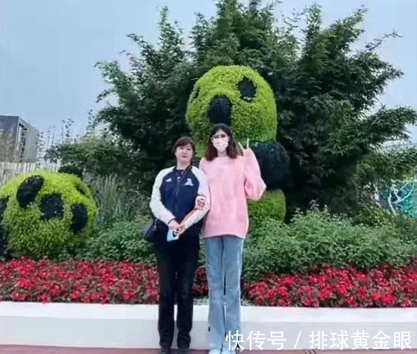 刘美君|李盈莹携母同游!联赛将有新任务,携王艺竹瓦尔加斯争第14冠