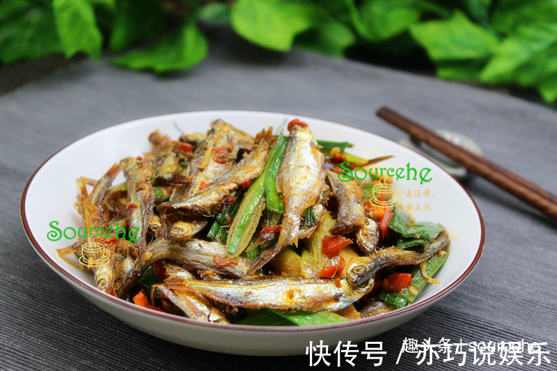 煮小鱼干增加一步,连骨头都酥香麻辣,无腥味特鲜香,超下饭