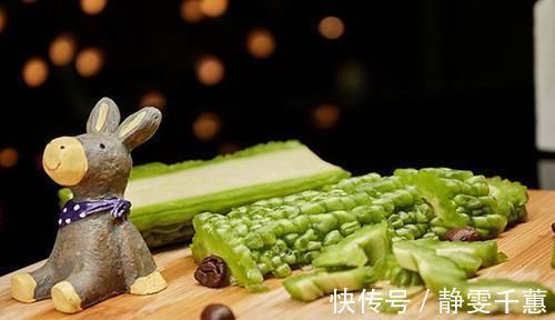 辟谣|吃苦瓜能不能降血糖?医生辟谣,想要降血糖,谨记3个重点