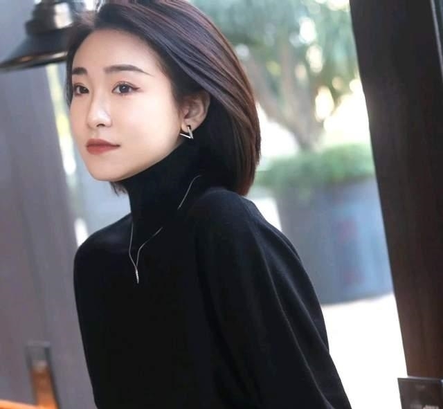 正确 这才是毛衣的正确穿搭,简单优雅又减龄,轻松穿出20岁的感觉