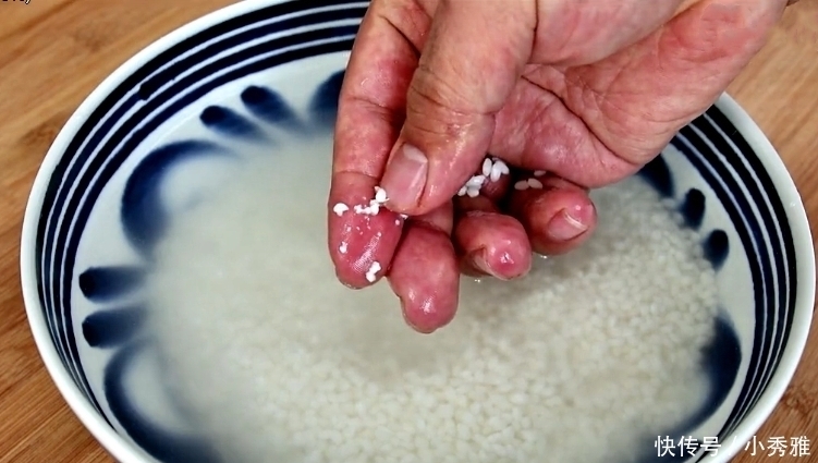 脸色红润|天凉后,女人要多做它,连吃一周,脸色红润,还能补气血,超简单