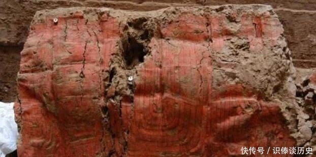 停止|盗墓贼炸掉3千年前大墓,考古队赶来抢救挖到一半,突然停止