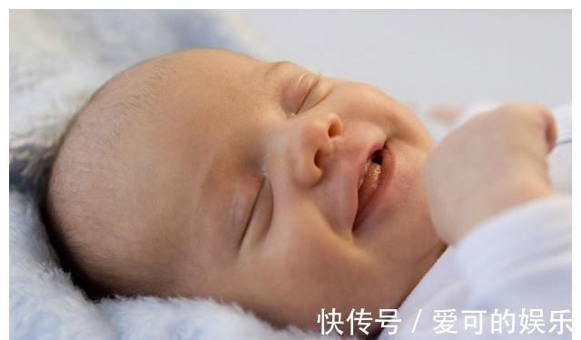 户外运动|8个月孩子的体检标准是啥?大运动和生长发育自查表让家长不焦虑