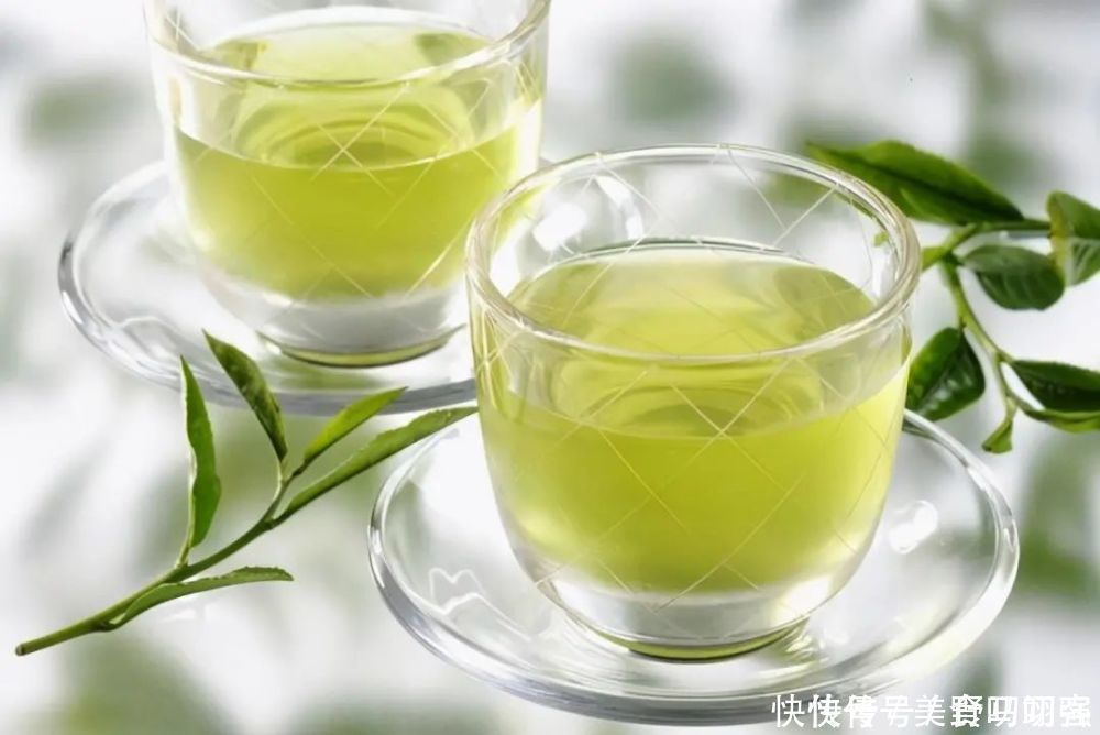 男性开始衰老,身体会有3个地方“变大”,希望你一个也没有