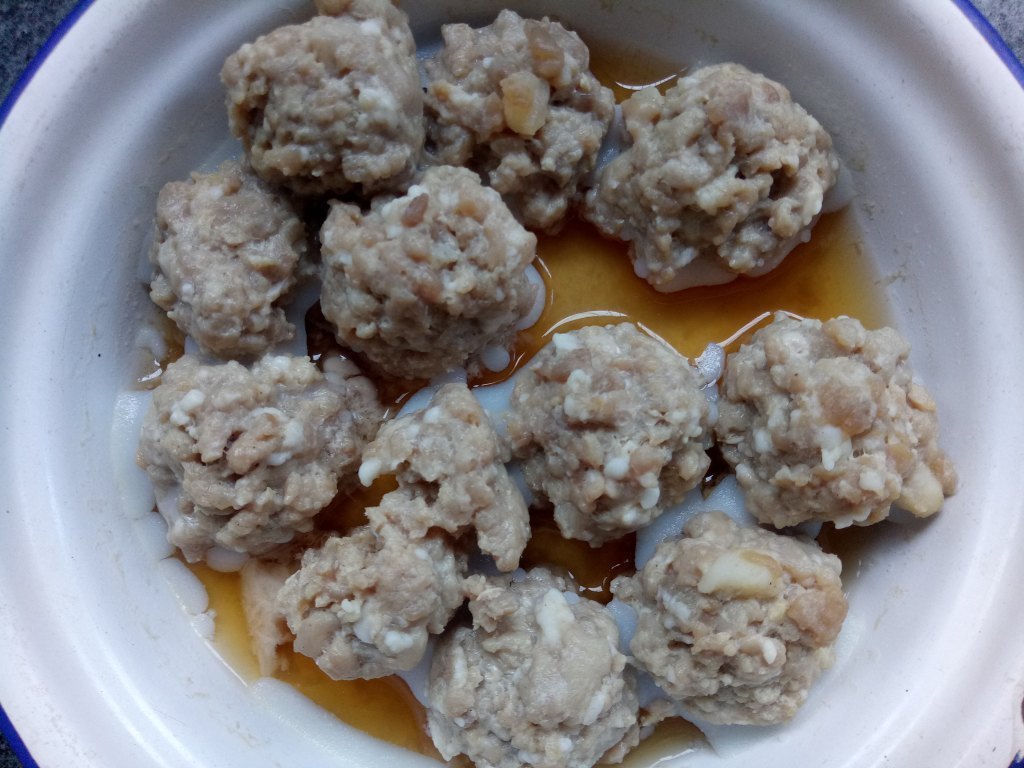 教你香菇鸡肉丸的家常做法，美味解馋有营养，吃一口就让你忘不掉