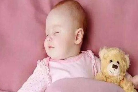 孩子|发现孩子睡觉有这几种表现时,妈妈最好不要让孩子继续睡了