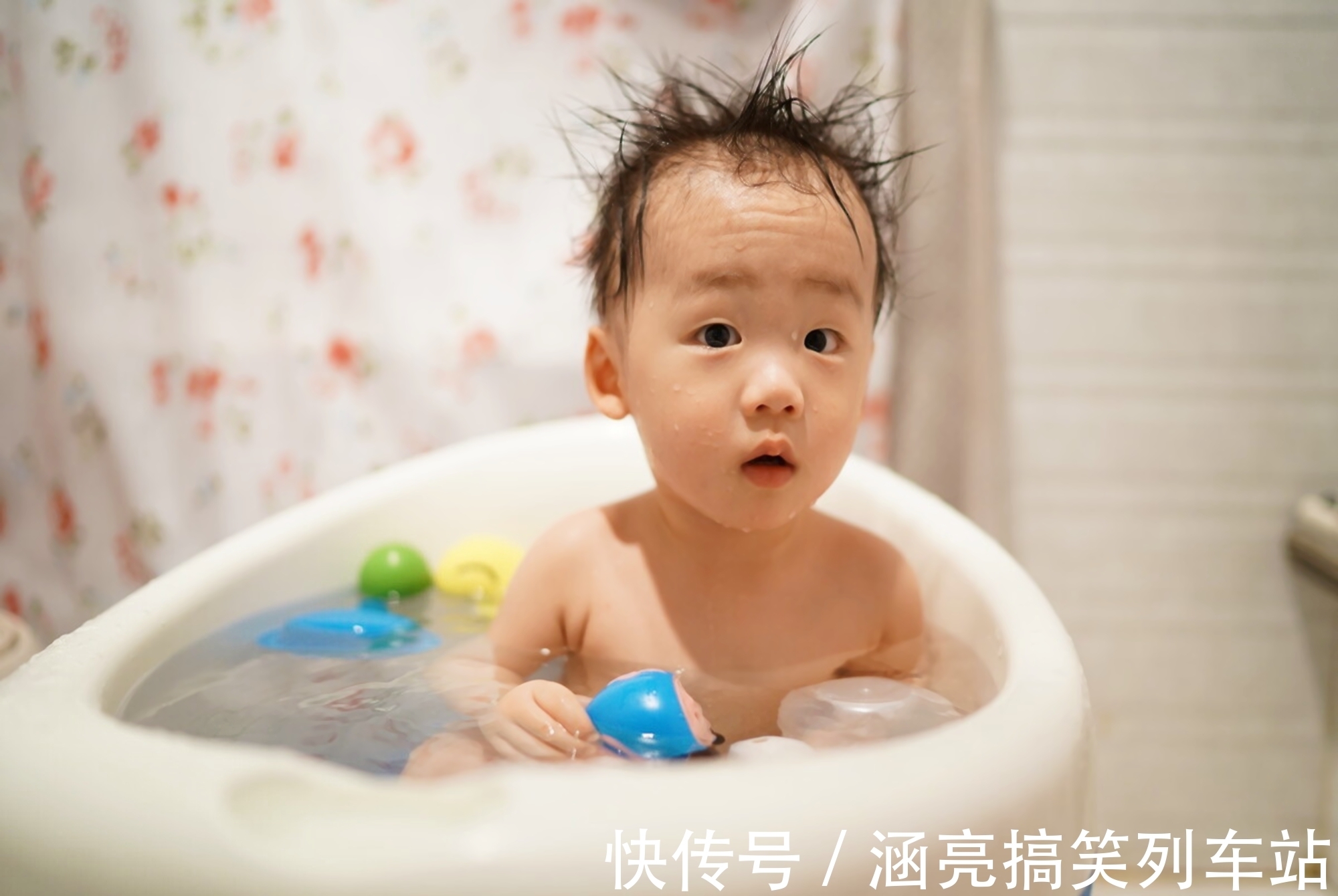 补充水分|宝宝身体缺水后的这4种表现,暗示宝妈该抓紧补水,错过害娃不浅